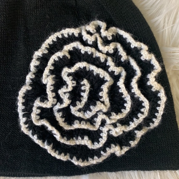 Brand: H&M Size: One size Color: Black and White - Picture 3 of 5